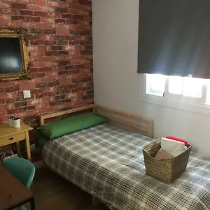  Gasthuis Practical Room: Barcelona-fira-airport Spanje